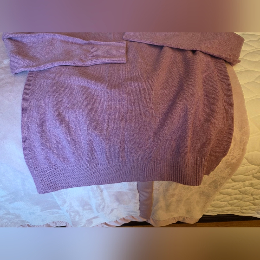 L.L. Bean Mauve Berry Cashmere Crew Sweater - Picture 4 of 4